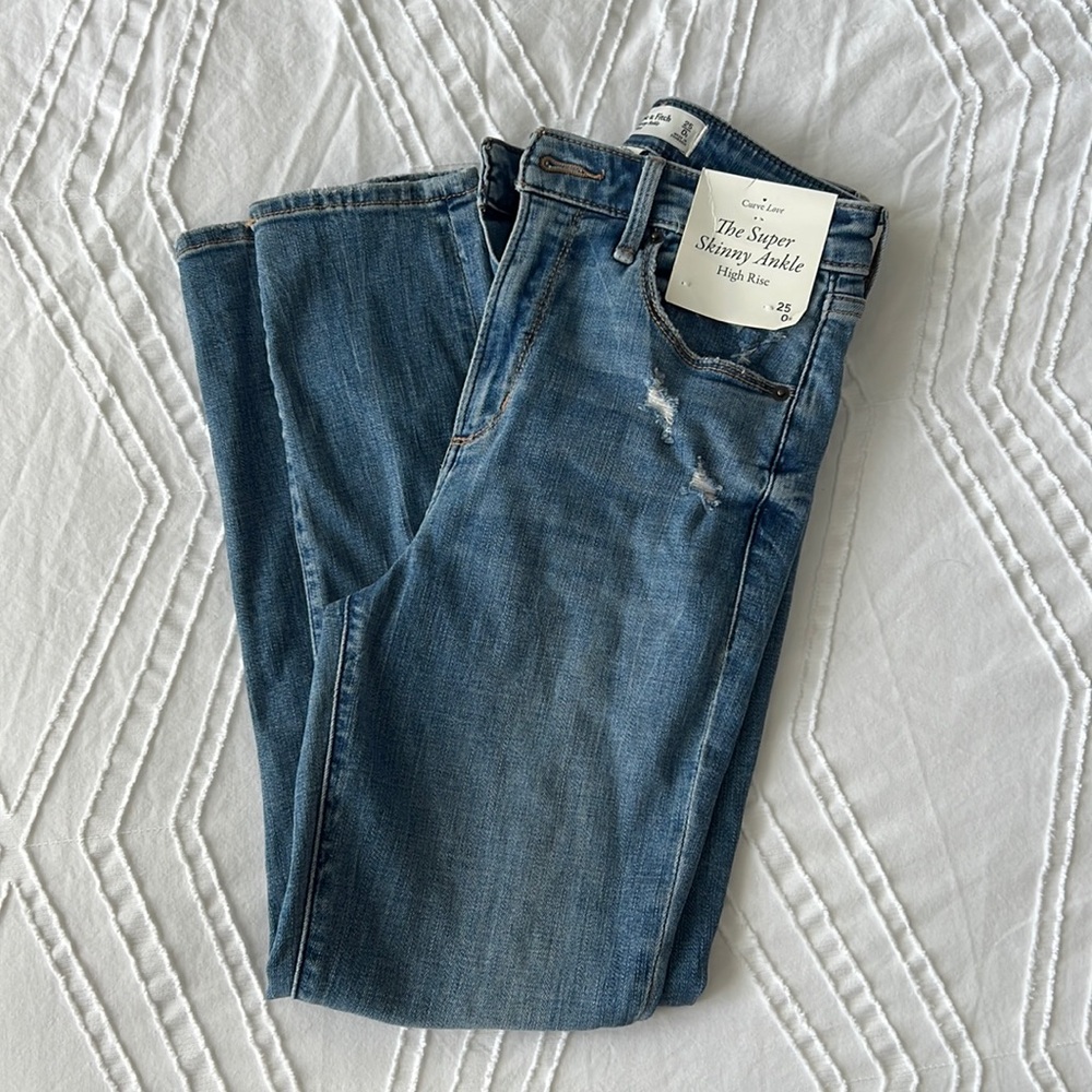 NWT Abercrombie curve love super skinny ankle high rise 25s